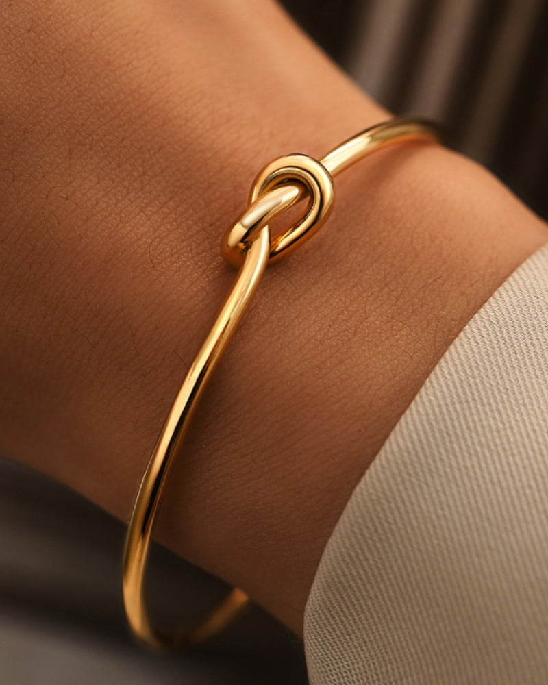 Timeless Eternity Knot Bracelet