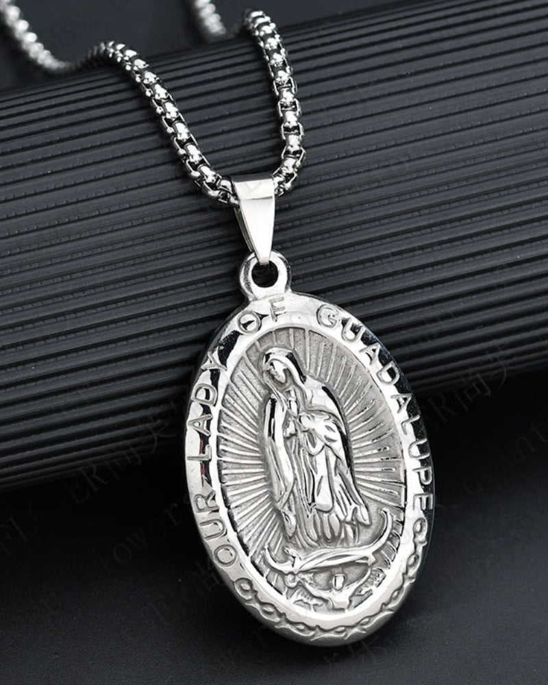 Elegant Oval Medallion