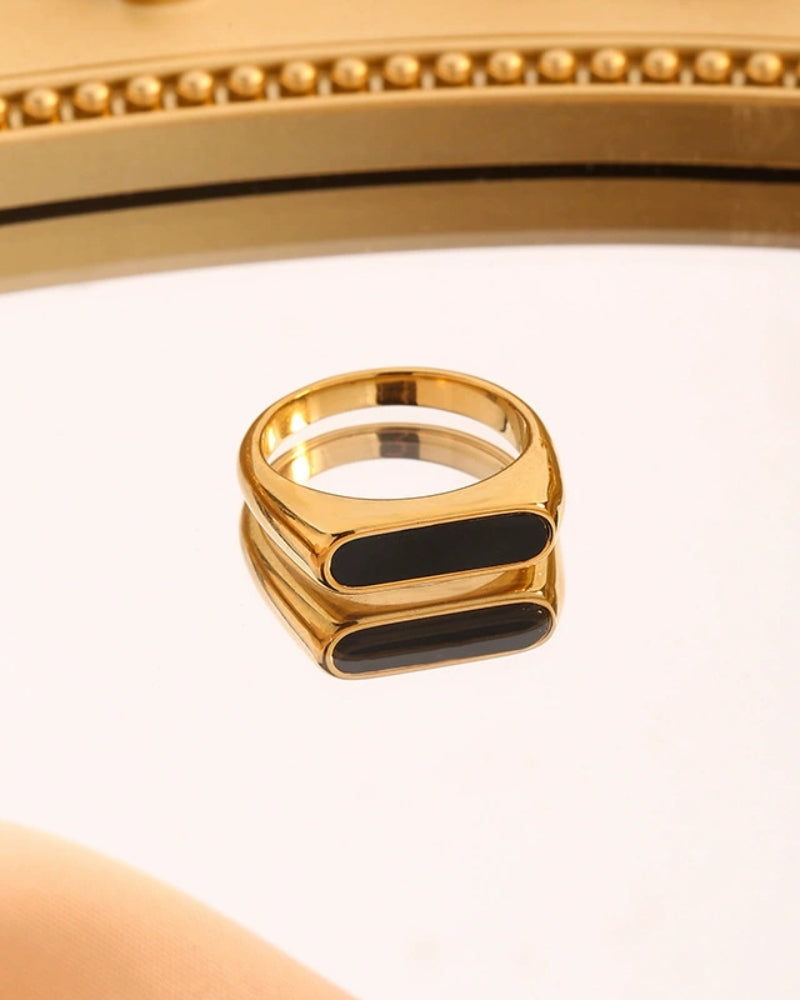 Sleek Obsidian Band – Timeless Elegance and Modern Style