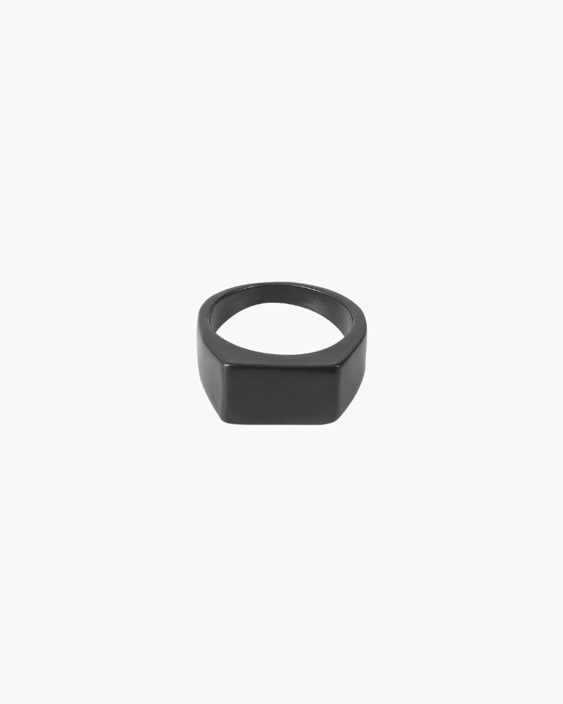 Sleek Axis Ring – Modern Statement Jewelry