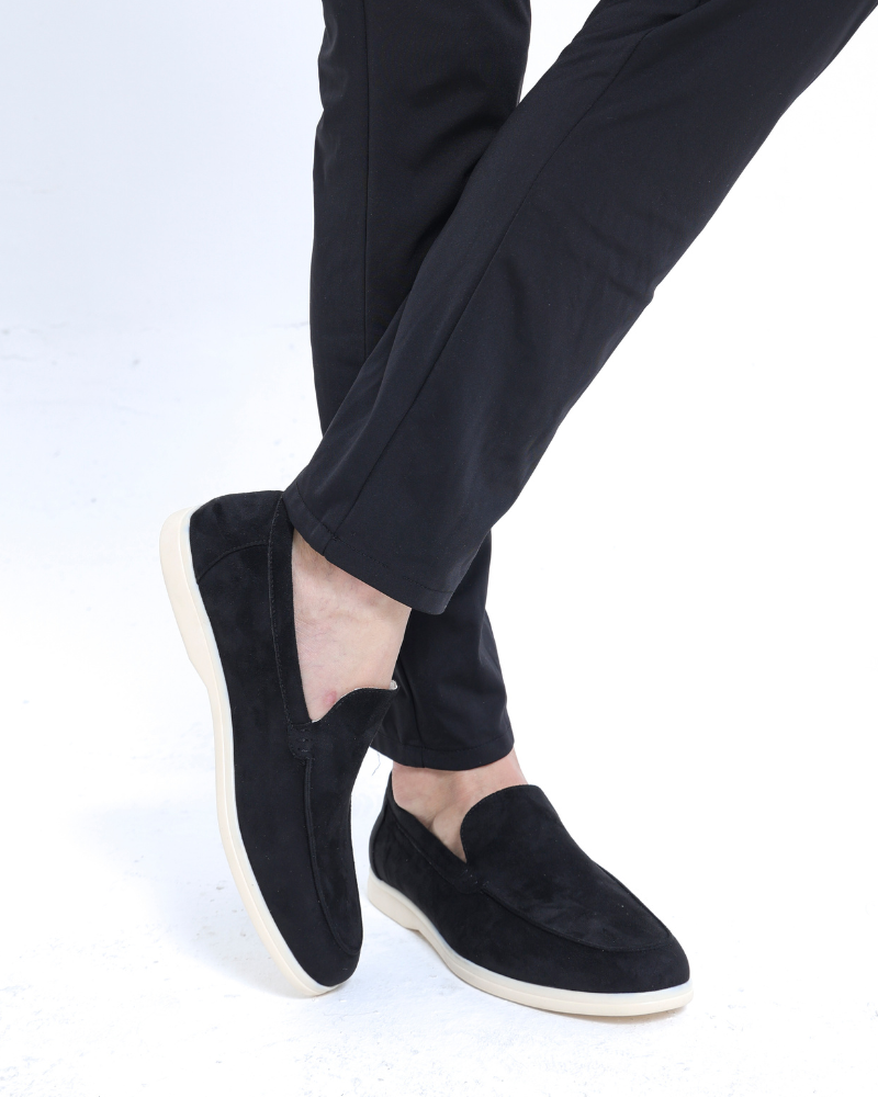 Avalon Black – Sleek, Timeless Style